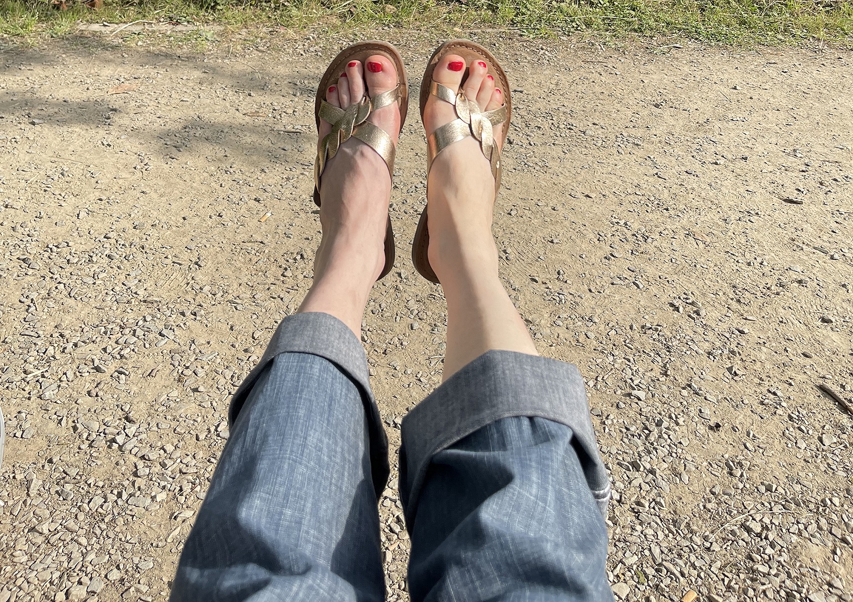Bild_von_Mensch_in_Flip-Flop_Sandalen